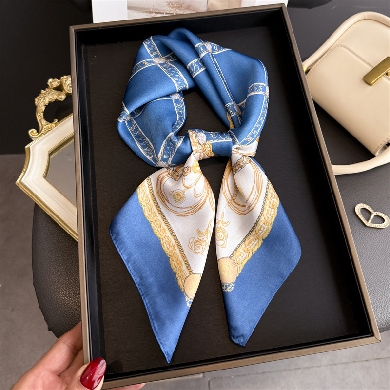 Blue Classic Chain Print Squar - مراجعة Ascot Neck Scarf وسعره