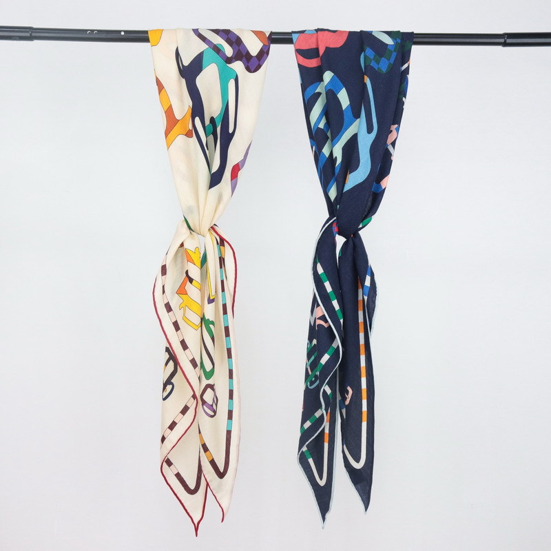 Silk Wool Scarf Large Triangle - مراجعة Pashmina Wrap Large وسعره