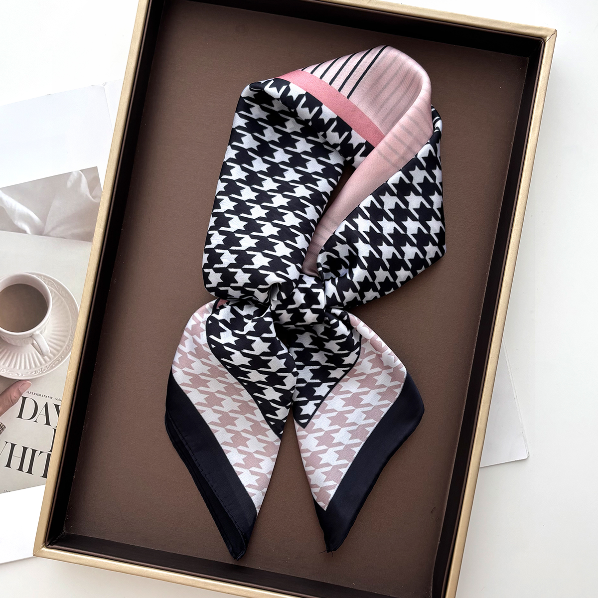 New Printed Square Scarf For W - مراجعة Silk Neck Scarf وسعره