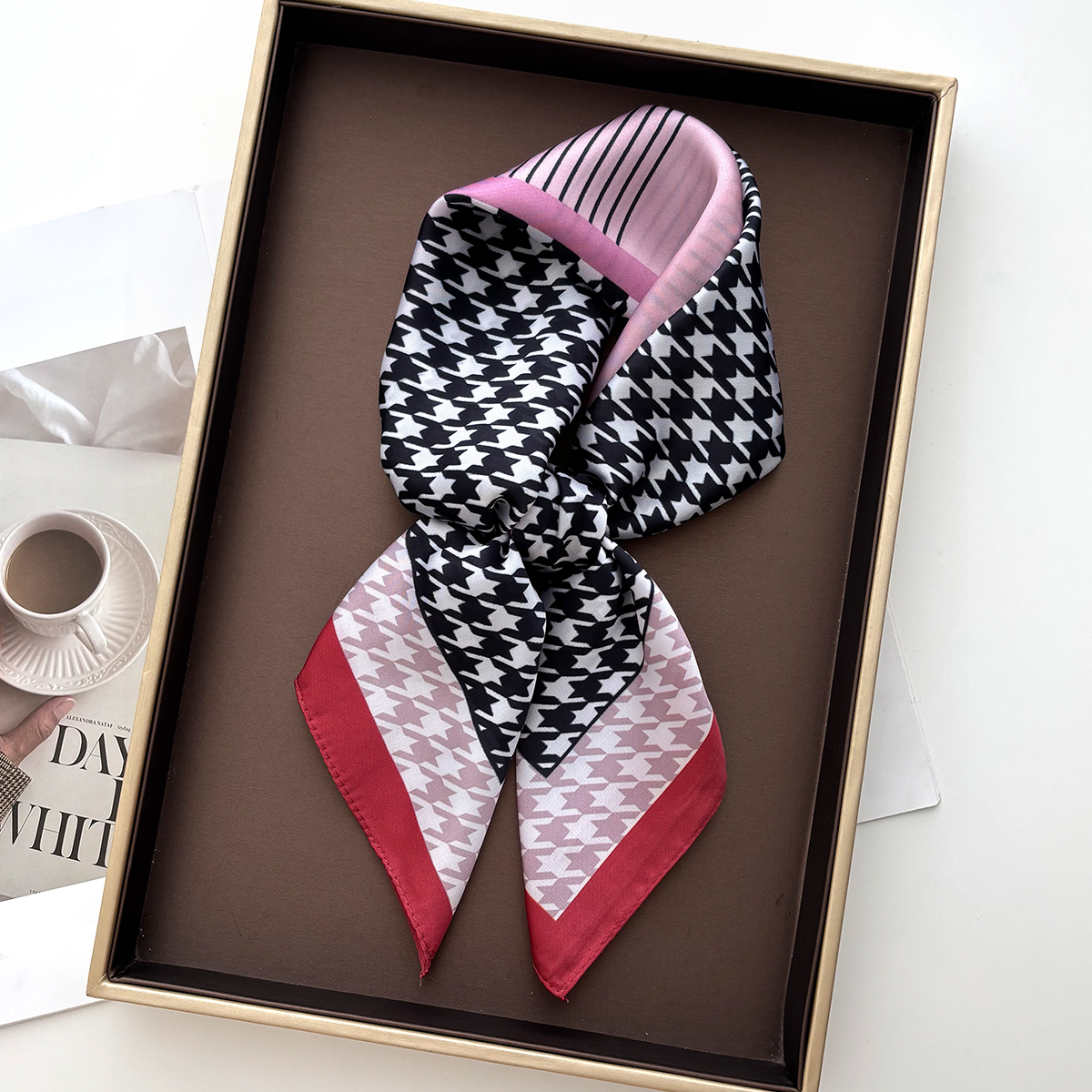 New Printed Square Scarf For W - مراجعة Silk Neck Scarf وسعره