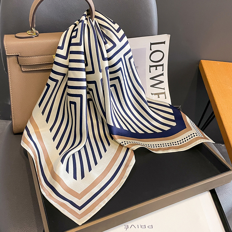 Luxury Brand Neckerchief Sprin - مراجعة Ascot Neck Scarf وسعره