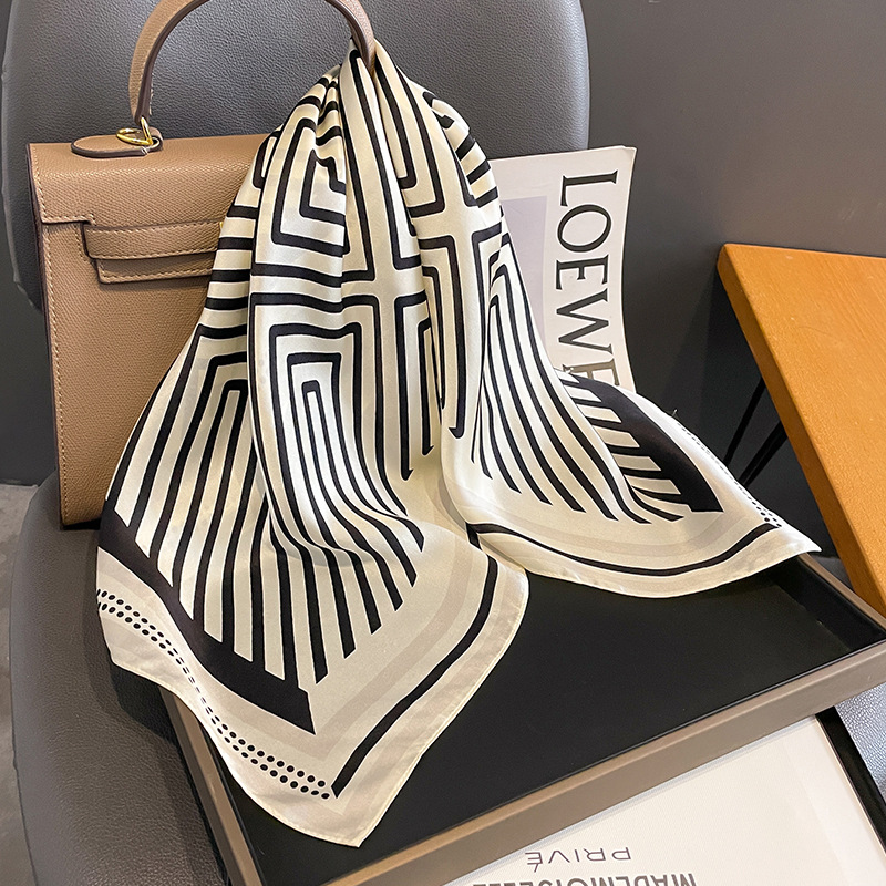 Luxury Brand Neckerchief Sprin - مراجعة Ascot Neck Scarf وسعره