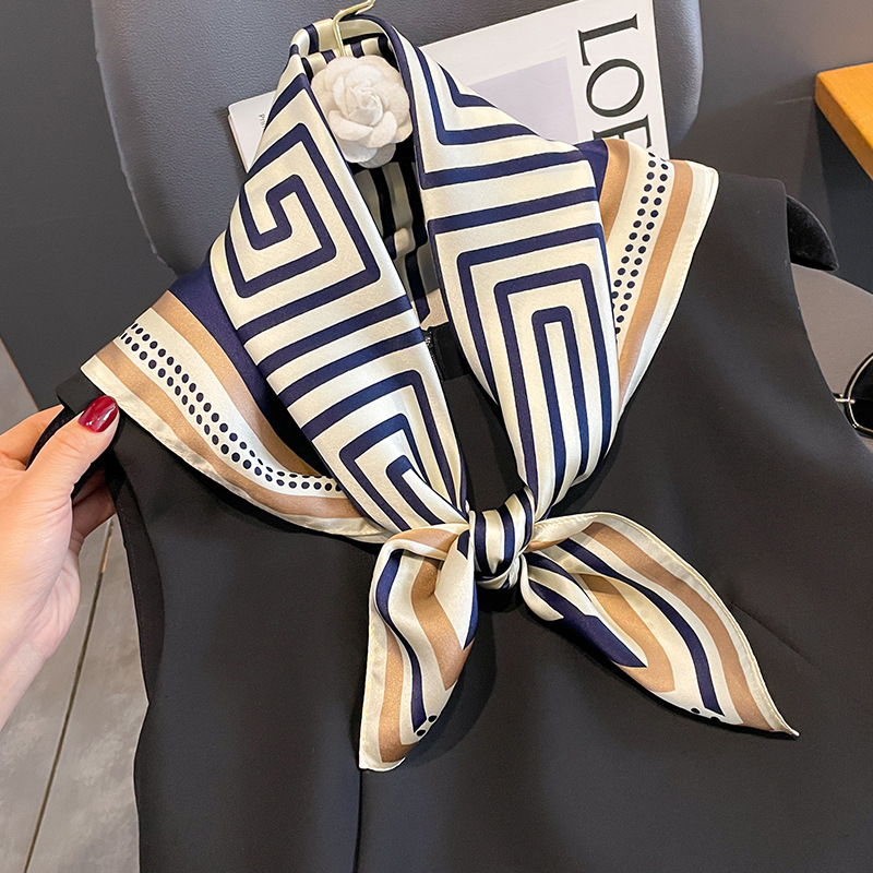 Luxury Brand Neckerchief Sprin - مراجعة Ascot Neck Scarf وسعره