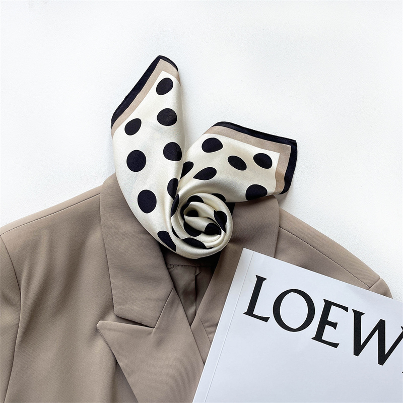 2024 New Pure Silk Scarf Small - مراجعة Ascot Neck Scarf وسعره